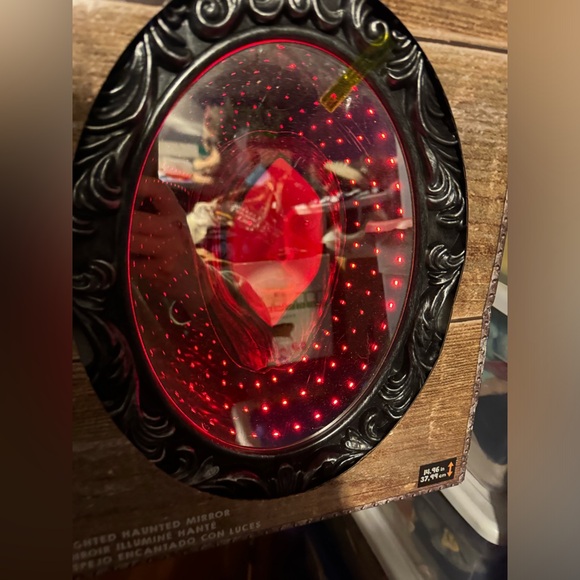 Gemmy Donna The Dead Infinity Mirror Haunted Living Red LED...